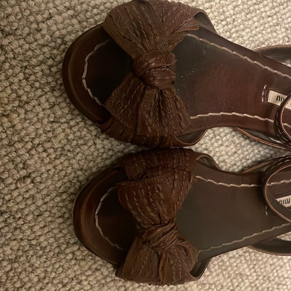 Miu miu brown sandals . Used
Years old . - Picture 5 of 5